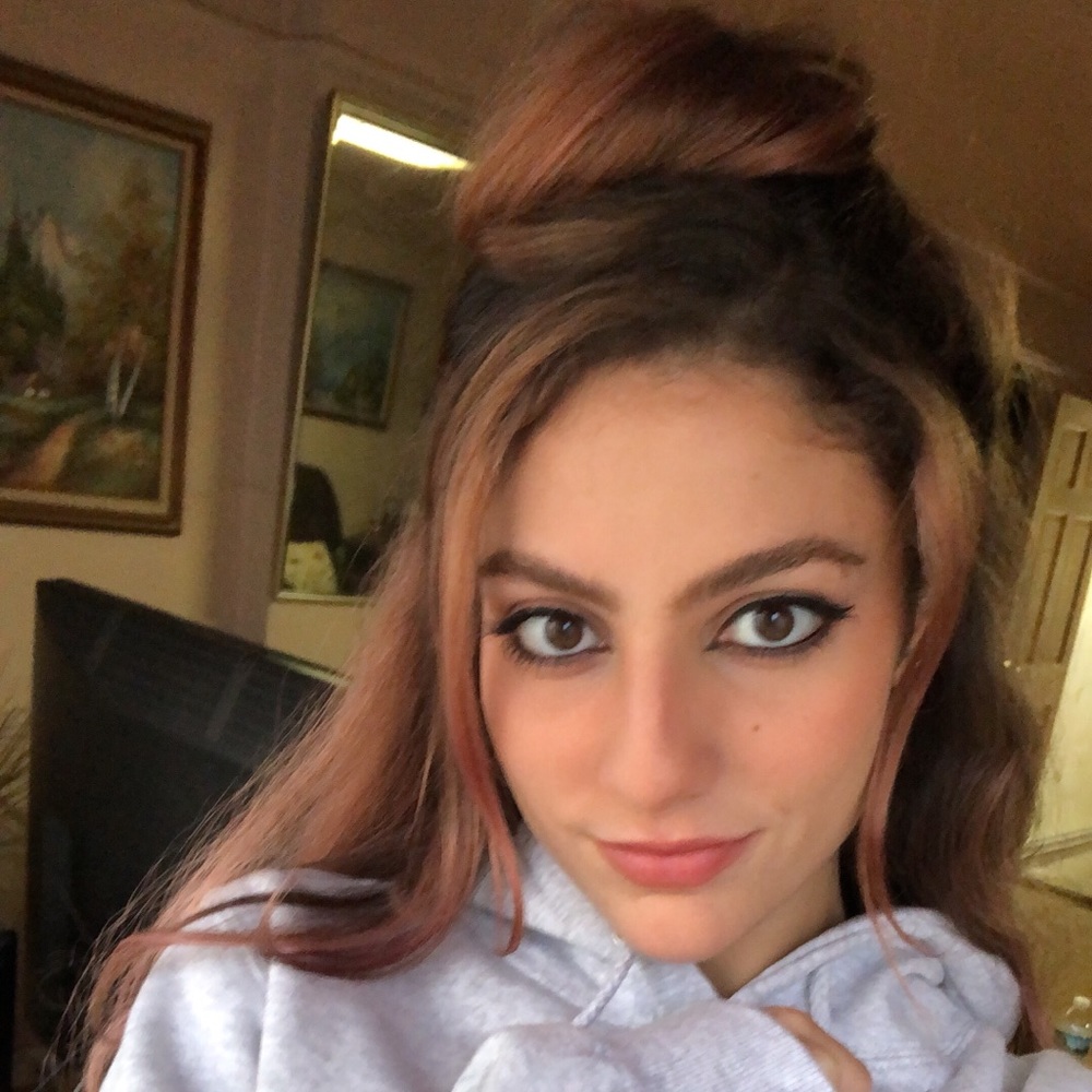 Meet your Posher, Valentina